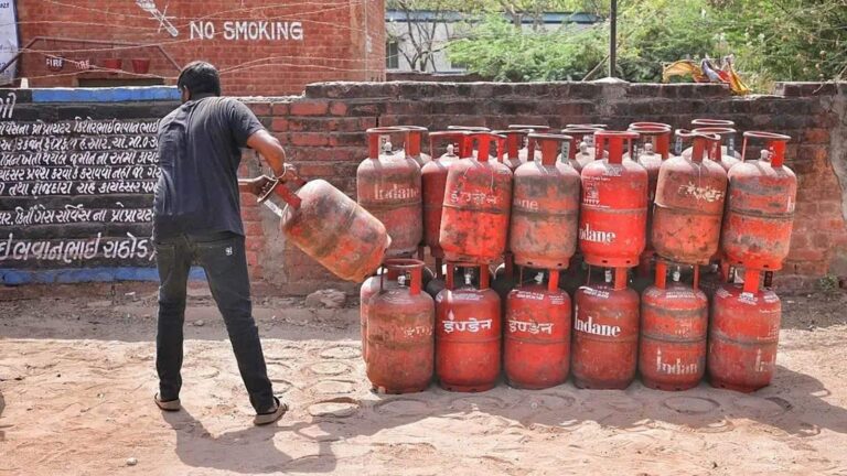LPG Price 29 August 2026: घरेलू और कमर्शियल सिलेंडर के नए दाम जारी, जानें दिल्ली समेत पूरे देश का भाव