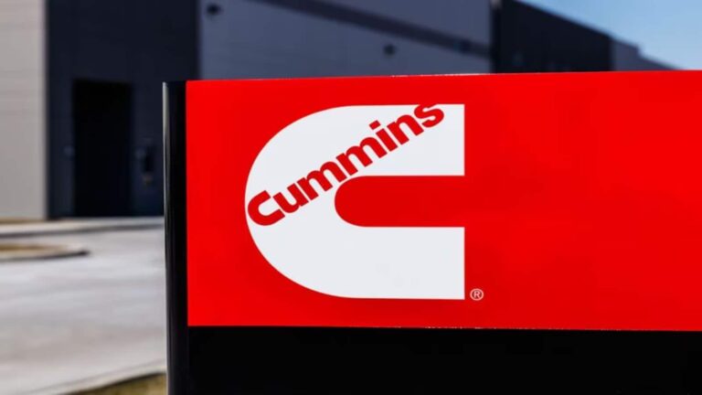 Cummins India में दिखी 4% तक की गिरावट, Q1 नतीजों और MD के इस्तीफे के बाद सेलिंग