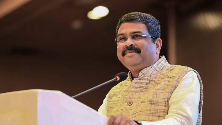 'पद मेरे लिए महत्वपूर्ण नहीं था, 10 साल में 20 करोड़ बच्चे...', इस्तीफे पर पहली बार बोले धर्मेंद्र प्रधान, कहा- Gen-Z भारत को विश्वगुरु बनाएंगे