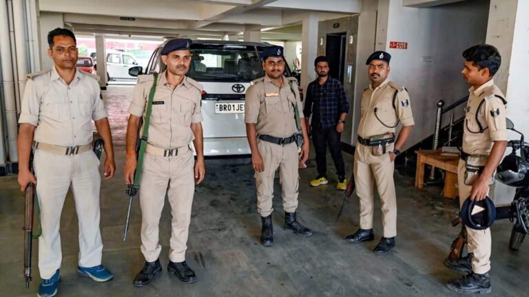 बिहार में फर्जी IAS अधिकारी गिरफ्तार! खुद को बताया NSA अजीत डोभाल का अंडरकवर एजेंट, Tesla कार और विदेशी शराब समेत करोड़ों की संपत्ति जब्त