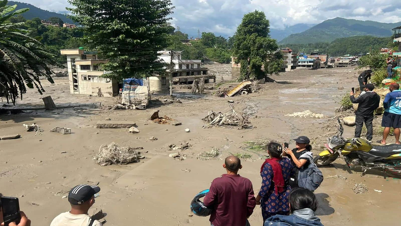 Nepal Flood Video: नेपाल में अचानक आई बाढ़ में 291 विदेशी लापता, 105 भारतीय पर्यटक भी सैलाब में गायब