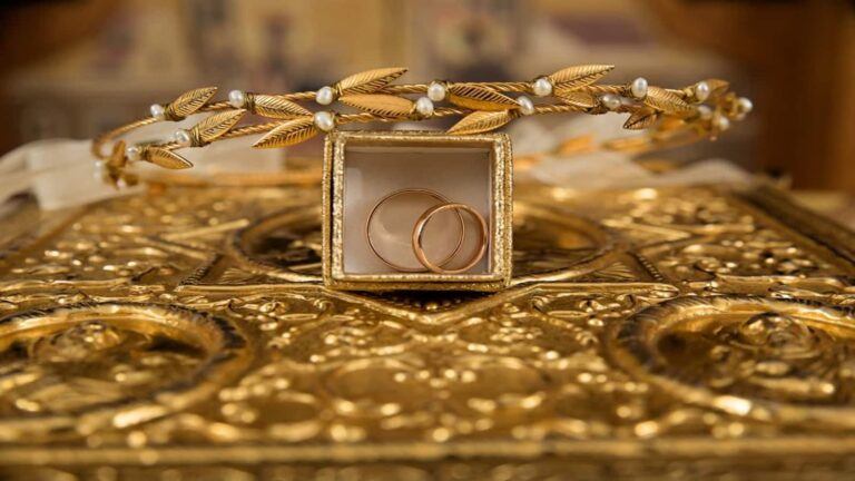 Gold Price Today: और नीचे आया गोल्ड, दिल्ली से पटना तक अब बिक रहा इस भाव पर 24 से 18 कैरट सोना