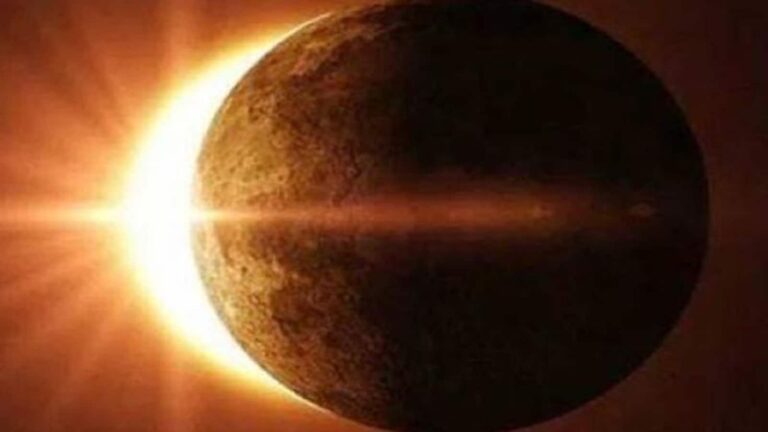 Vish Yog 2026: 3 राशियों के लिए भारी होगा अगस्त का महीना, चंद्रमा करेगा खतरनाक ग्रहण और विष योग का निर्माण