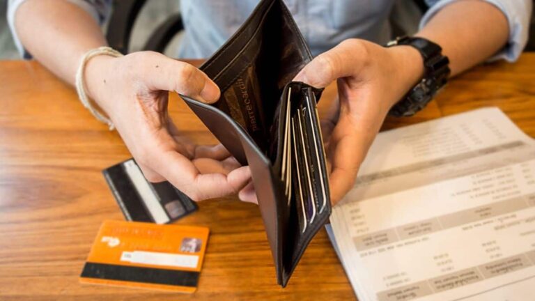 46 पैसे का बिल चुकाना भूला शख्स, बैंक ने ठोक दिया ₹1200 का जुर्माना! भड़के यूजर ने X पर सुनाई खरी-खोटी