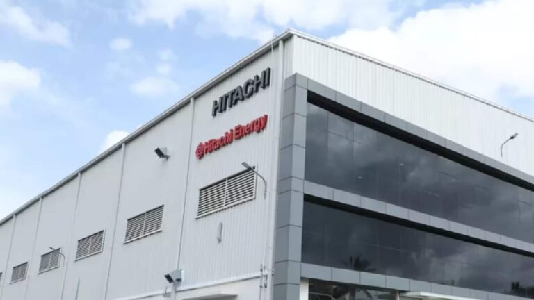 Hitachi Energy ने किया पोर्टफोलियो चार्ज, 10% चढ़ गया Power India का शेयर, अभी इतना बचा है दम