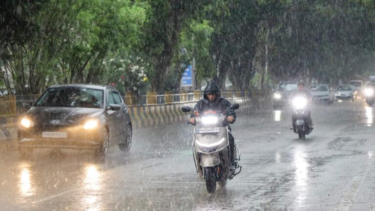 Weather Forecast: यूपी-बिहार के लिए अगले 24 घंटे होंगे खतरनाक! IMD ने बारिश-तूफान का दिया अलर्ट
