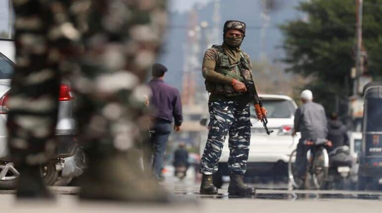 Kashmir Security Alert: कुलगाम और अनंतनाग आतंकी हमलों के बाद पूरे कश्मीर में हाई अलर्ट, IGP ने दिए सख्त निर्देश