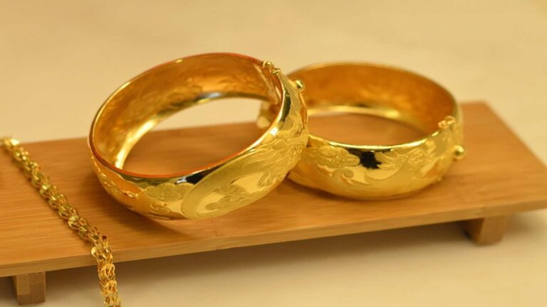 Gold Rate Today: सोने का भाव और बढ़ा; मुंबई, कोलकाता में ₹137260 पर 22 कैरेट