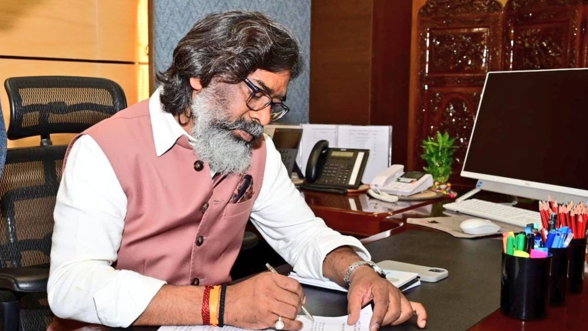 झारखंड में हेमंत सरकार का बड़ा एक्शन, 2014 से अब तक JPSC और TDPL की 44 परीक्षाएं रद्द, देखिए LIST