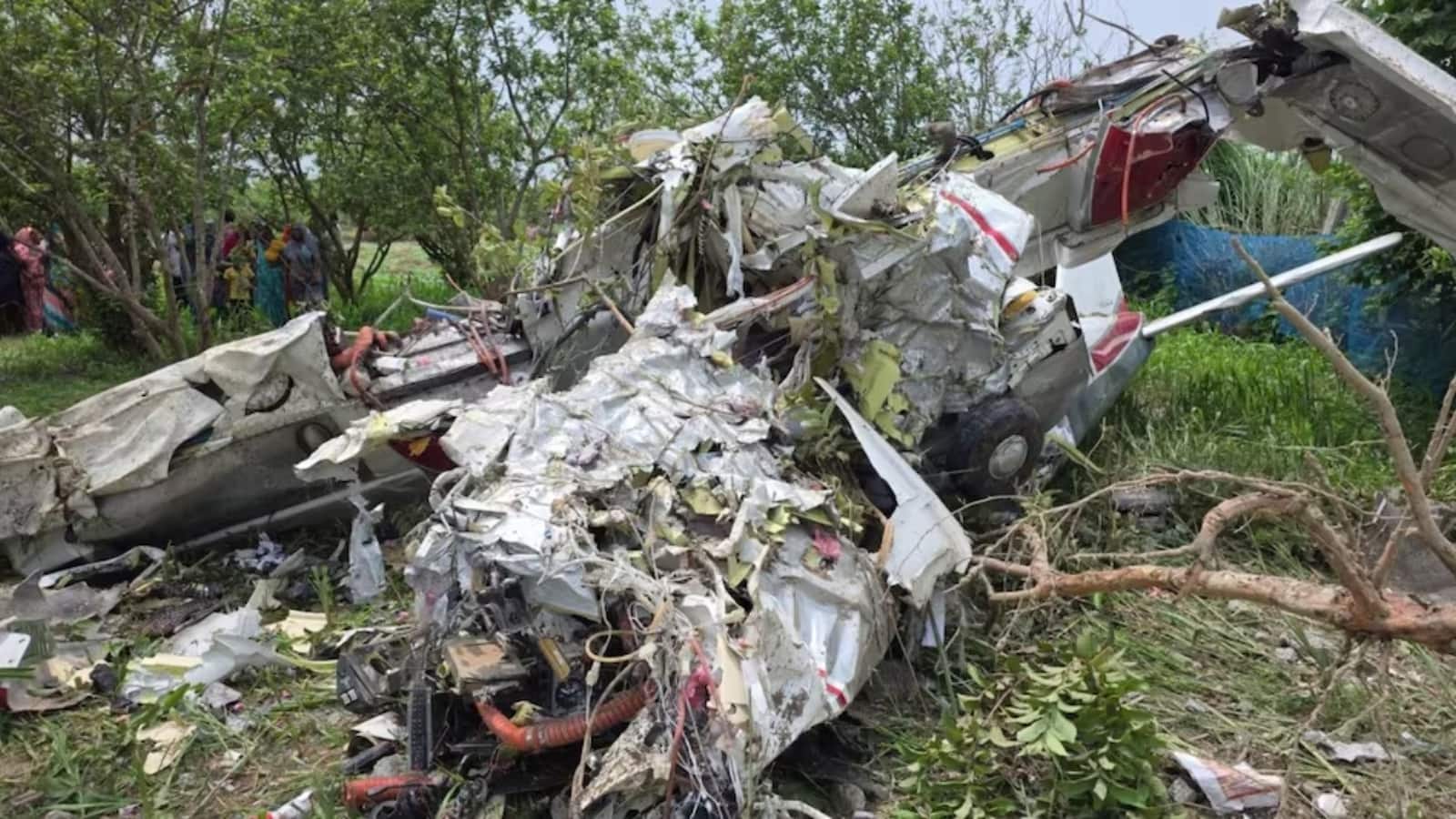 Kanpur Plane Crash: कानपुर में बड़ा विमान हादसा, गंगा बैराज के पास ट्रेनिंग एयरक्राफ्ट क्रैश; 2 पायलटों की मौत