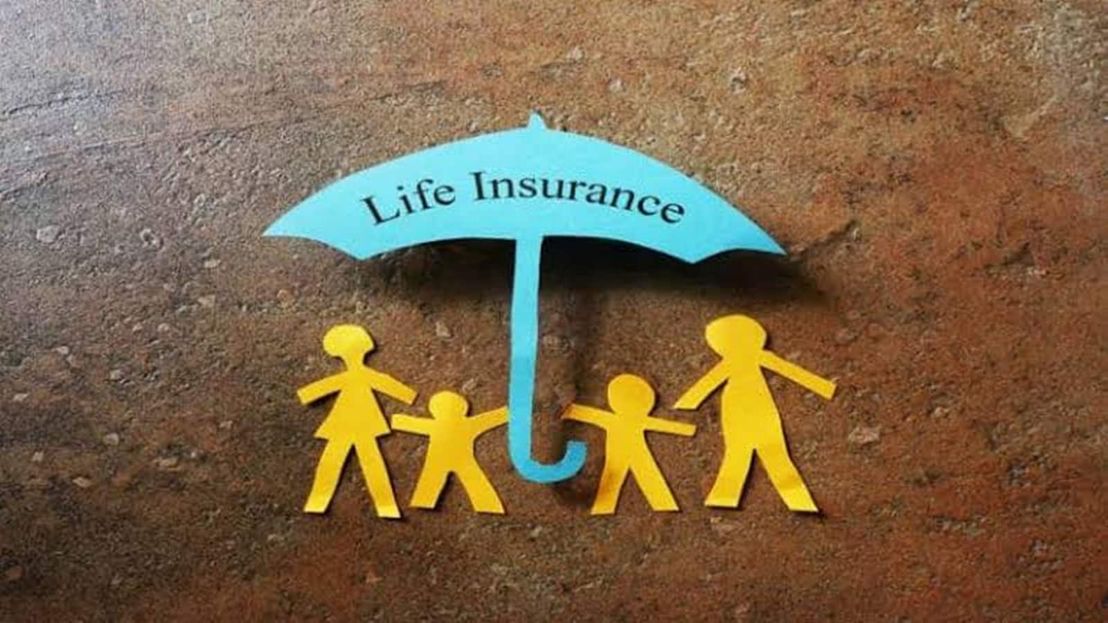 LIC को किससे मिली टक्कर! धड़ाधड़ बिक रही लाइफ इंश्योरेंस पॉलिसी, HDFC Life को झटका
