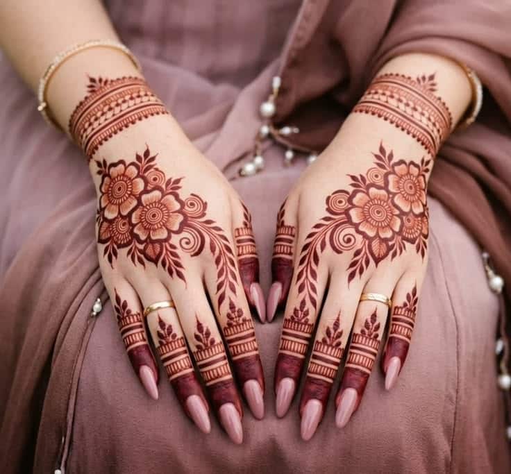 मिनटों में सजेंगे मेहंदी भरे हाथ! तीज और त्योहारों के लिए ट्राई करें ये आसान डिजाइन