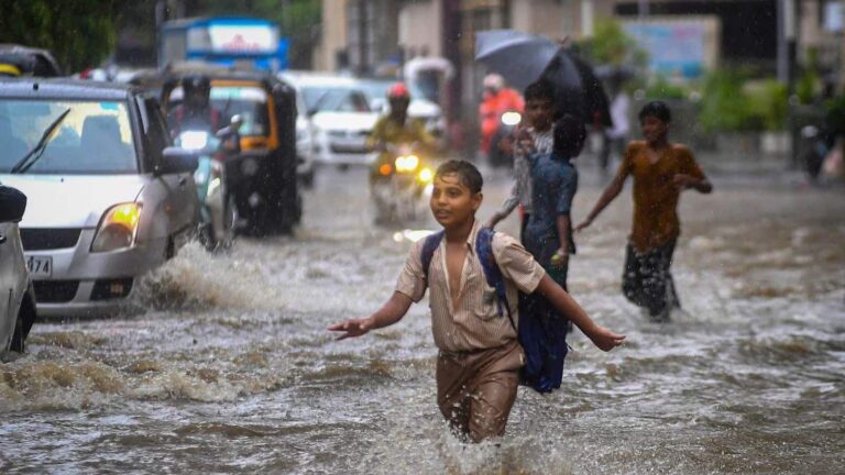 16 अगस्त को बिगड़ेगा मौसम! यूपी, उत्तराखंड और बंगाल संग इन राज्यों में मूसलाधार बारिश का बड़ा अलर्ट, जानें IMD की चेतावनी