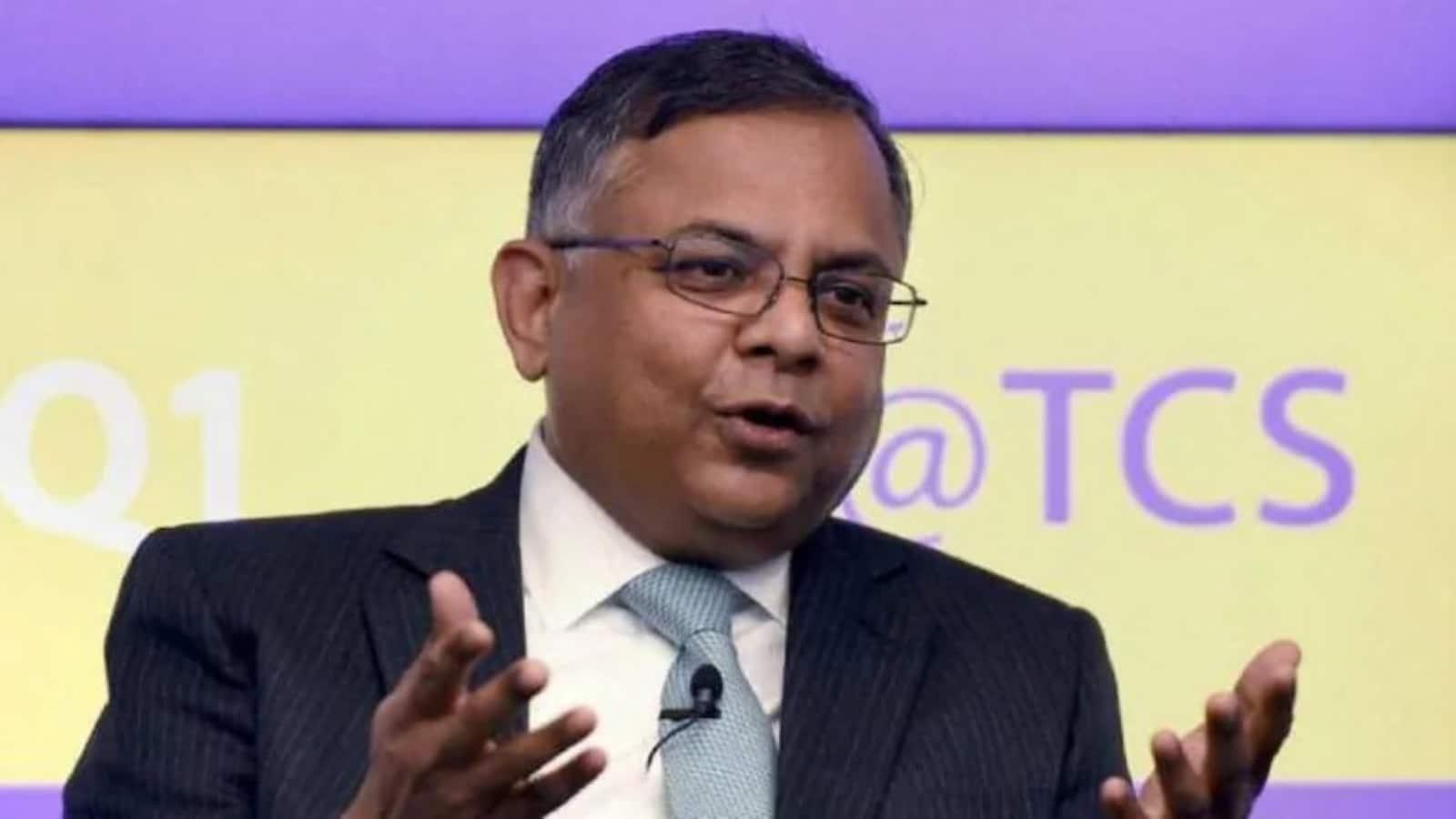 N Chandrasekaran: एन चंद्रशेखरन के इस्तीफे से टाटा ग्रुप के शेयरों पर कितना असर पड़ेगा, निवेशकों को क्या करना चाहिए?