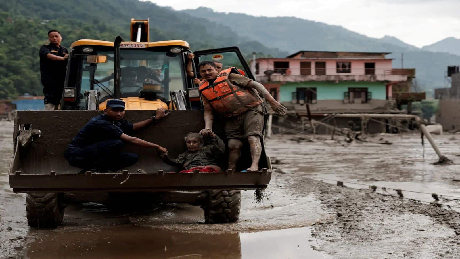 Nepal Flood Update: नेपाल में फिर विनाशकारी त्रासदी का खतरा! भोटे कोशी नदी में बाढ़ का बहाव बढ़ा, रसुवा में हाई अलर्ट