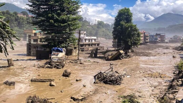 Nepal Flood: ‘बम धमाके जैसी थी आवाज’ नेपाल से भारत लौटी महिला ने बताया कैसा था तबाही का भयानक मंजर