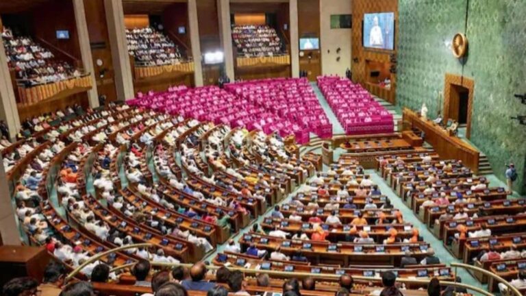 FCRA बिल को लेकर सियासी पारा हाई, संसद में चर्चा से पहले कांग्रेस ने लोकसभा सांसदों को जारी किया व्हिप, इन 3 तारीखों को सदन में मौजूद रहने का आदेश