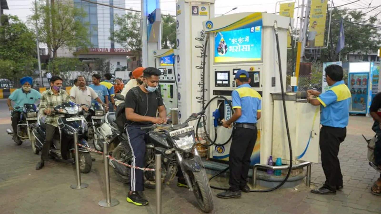 पेट्रोल पंपों पर तेल में मिलावट की खबरें खारिज! सिर्फ 2 जगह मिली क्लोराइड की शिकायत, तुरंत बिक्री रोक सख्त कार्रवाई का ऐलान