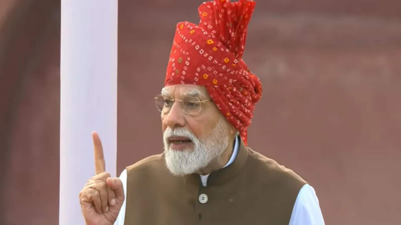 ‘वैचारिक नक्सलवादियों की पहचान कर अलग-थलग करना होगा’ लाल किले से PM मोदी की बड़ी चेतावनी