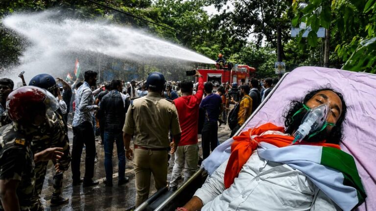 Ranchi JPSC Protest: ऑक्सीजन सपोर्ट पर छात्र नेता देवेंद्र नाथ महतो, हाल जानने अस्पताल पहुंचे स्वास्थ्य मंत्री; जानें कैसी है अब सेहत