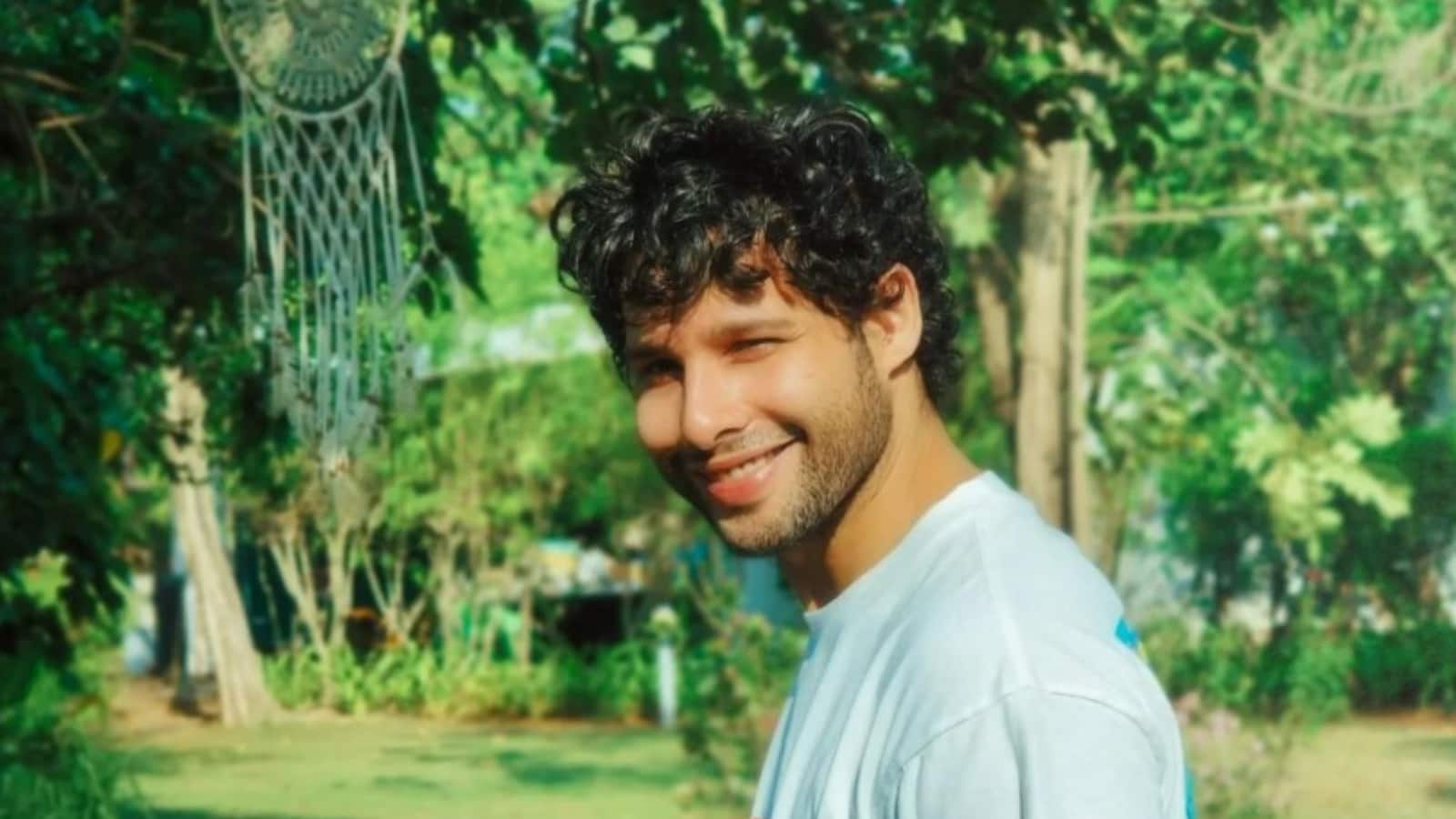 Siddhant Chaturvedi: सिद्धांत चतुर्वेदी ने खरीदा 12.63 करोड़ रुपये का अपार्टमेंट, कुछ वीक पहले भी 13.91 करोड़ की प्रॉर्पटी में कर चुके हैं इनवेस्ट