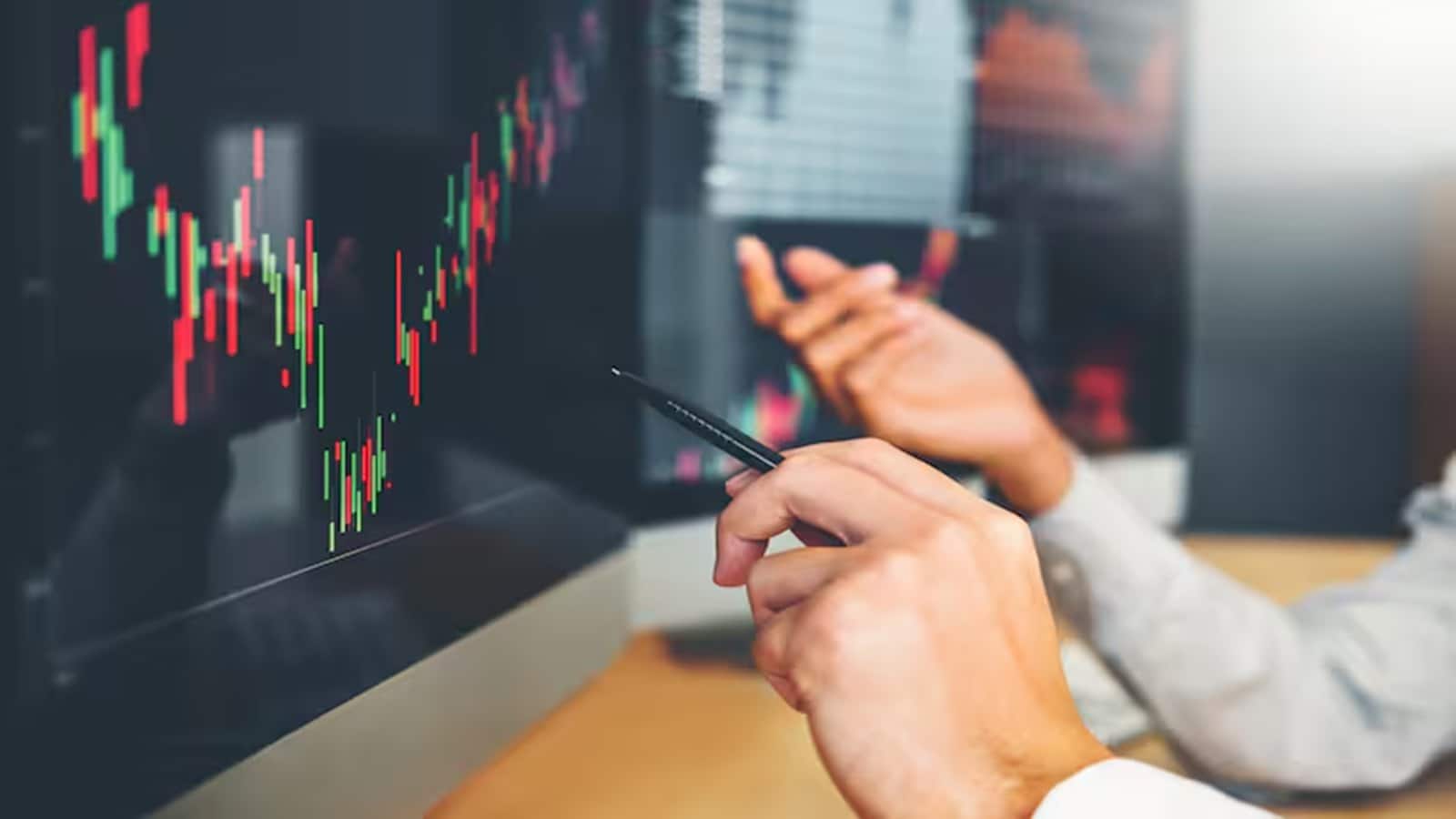 Stocks to Watch: आज 7 अगस्त को LIC, SBI, SCI, Alkem Labs समेत इन शेयरों पर नजर, दिख सकती है बड़ी उठापटक
