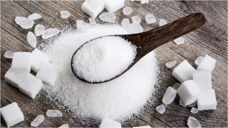 Sugar Stocks Crash: ड्यूटी-फ्री चीनी इंपोर्ट की इजाजत से शुगर कंपनियों के शेयर धड़ाम, बलरामपुर चीनी सबसे ज्यादा गिरा