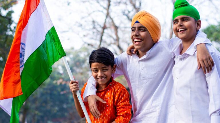Har Ghar Tiranga 2026: घर पर फहराएं तिरंगा, मोबाइल से अपलोड करें फोटो और ऐसे पाएं डिजिटल सर्टिफिकेट