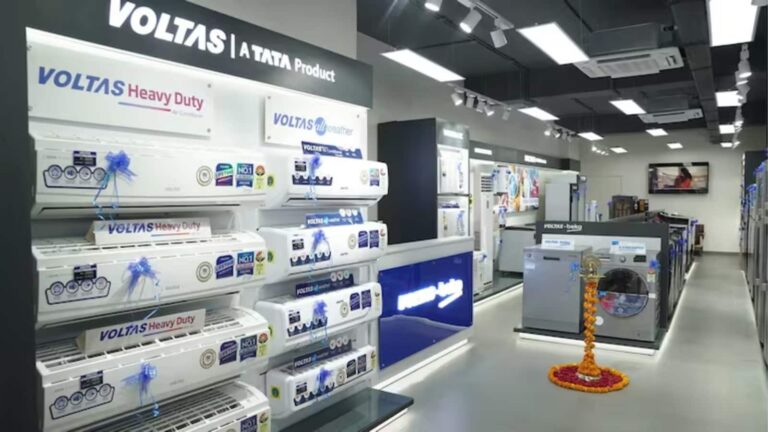 Voltas Q1 Results: प्रॉफिट 53% बढ़कर ₹214 करोड़, Atomberg के साथ ज्वाइंट वेंचर बनाएगी