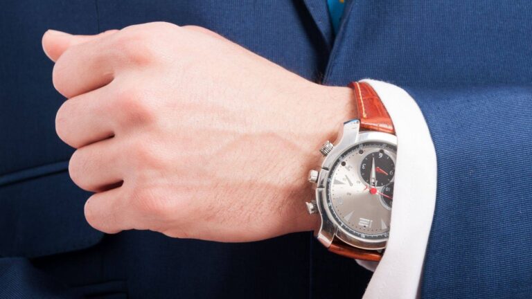 ₹500 करोड़ का मालिक, फिर भी पहनता है ₹10 हजार की नकली Rolex! वजह सुनकर रह जाएंगे हैरान