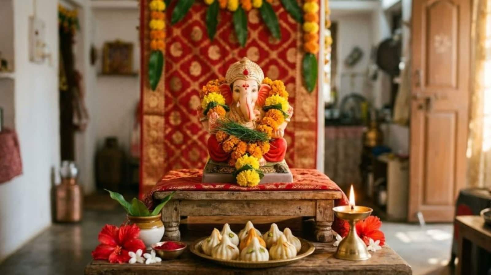 Ganesh Chaturthi 2026: जानें क्यों गणेश पूजा में वर्जित है तुलसी, इन चीजों को भी भूलकर न करें शामिल