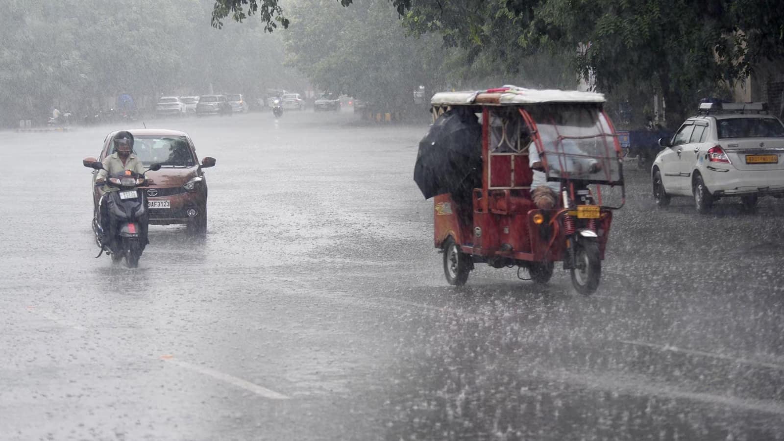 कल का मौसम: 23 सितंबर को ओडिशा, आंध्र, छत्तीसगढ़ और तेलंगाना में भारी बारिश का अलर्ट, इन राज्यों में भी मौसम का तांडव