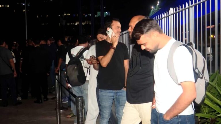 Apple Store Viral Video: iPhone 18 की दीवानगी सिर चढ़ करने लगी डांस! दिल्ली में साकेत के बाहर और मुंबई ऐपल स्टोर्स पर रात से लगी लंबी लाइन
