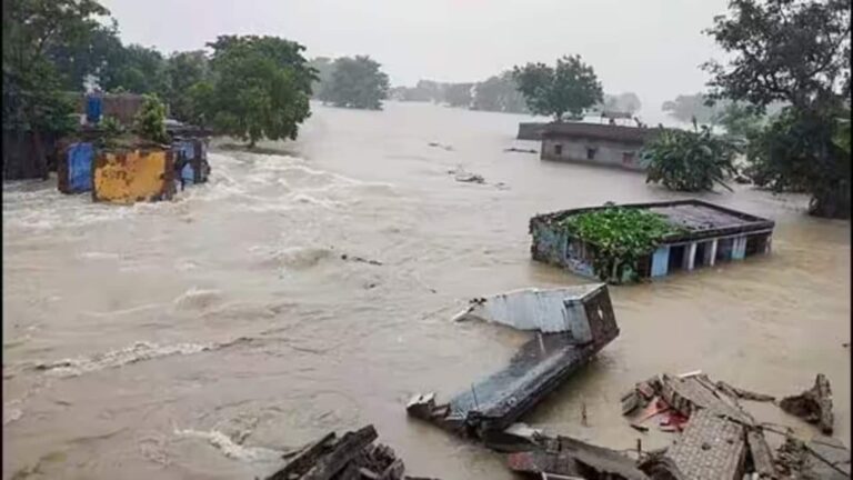Flood News: बिहार के 13 जिलों में खतरे के निशान को पार कर गईं गंगा! कोसी नदी भी उफान पर, अलर्ट मोड में NDRF-SDRF