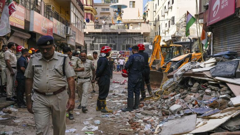 Delhi PG collapse: सत्य निकेतन में 4 साल बाद फिर वही खौफ! 2022 की त्रासदी की याद दिला गया बिल्डिंग हादसा, अब तक 7 की मौत