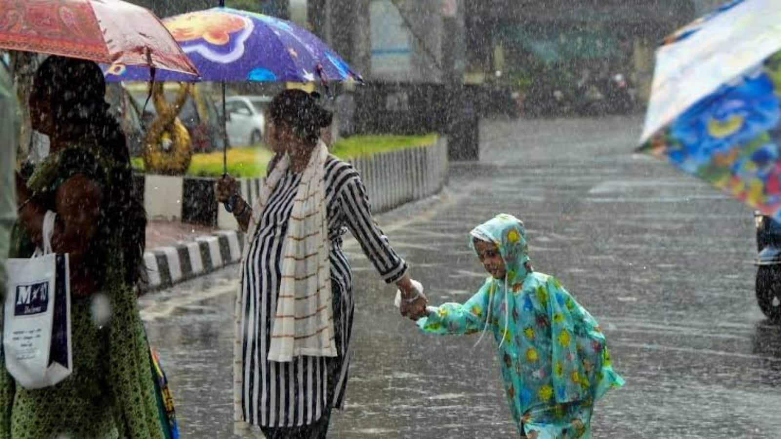 Delhi Weather: दिल्ली में अगले 3 दिनों तक मॉनसून के बाद बारिश की संभावना, IMD ने जारी किया येलो अलर्ट