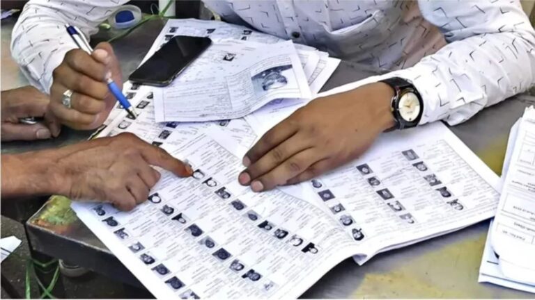 अब माता-पिता या दादा-दादी की जानकारी नहीं होगी जरूरी, EC ने 20 राज्यों में नए वोटर्स के लिए Form 6 का नियम बदला