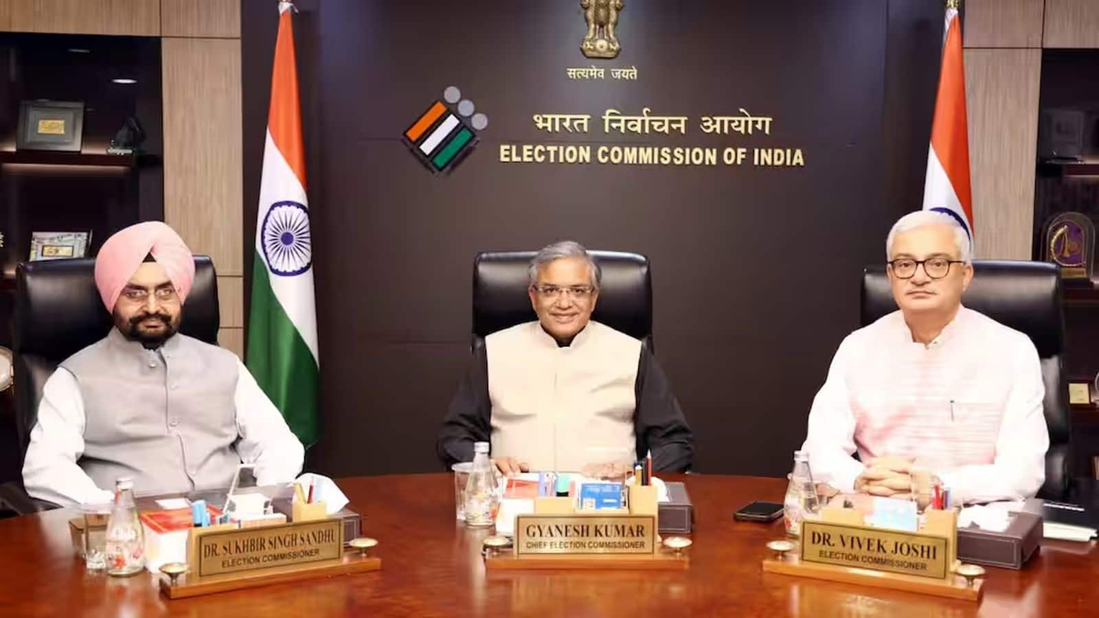SIR प्रक्रिया में गड़बड़ियों पर ECI का जवाब! 'असहमति सामान्य प्रक्रिया…'; 10 महीने के सवालों पर चुनाव आयोग ने क्या-क्या कहा?