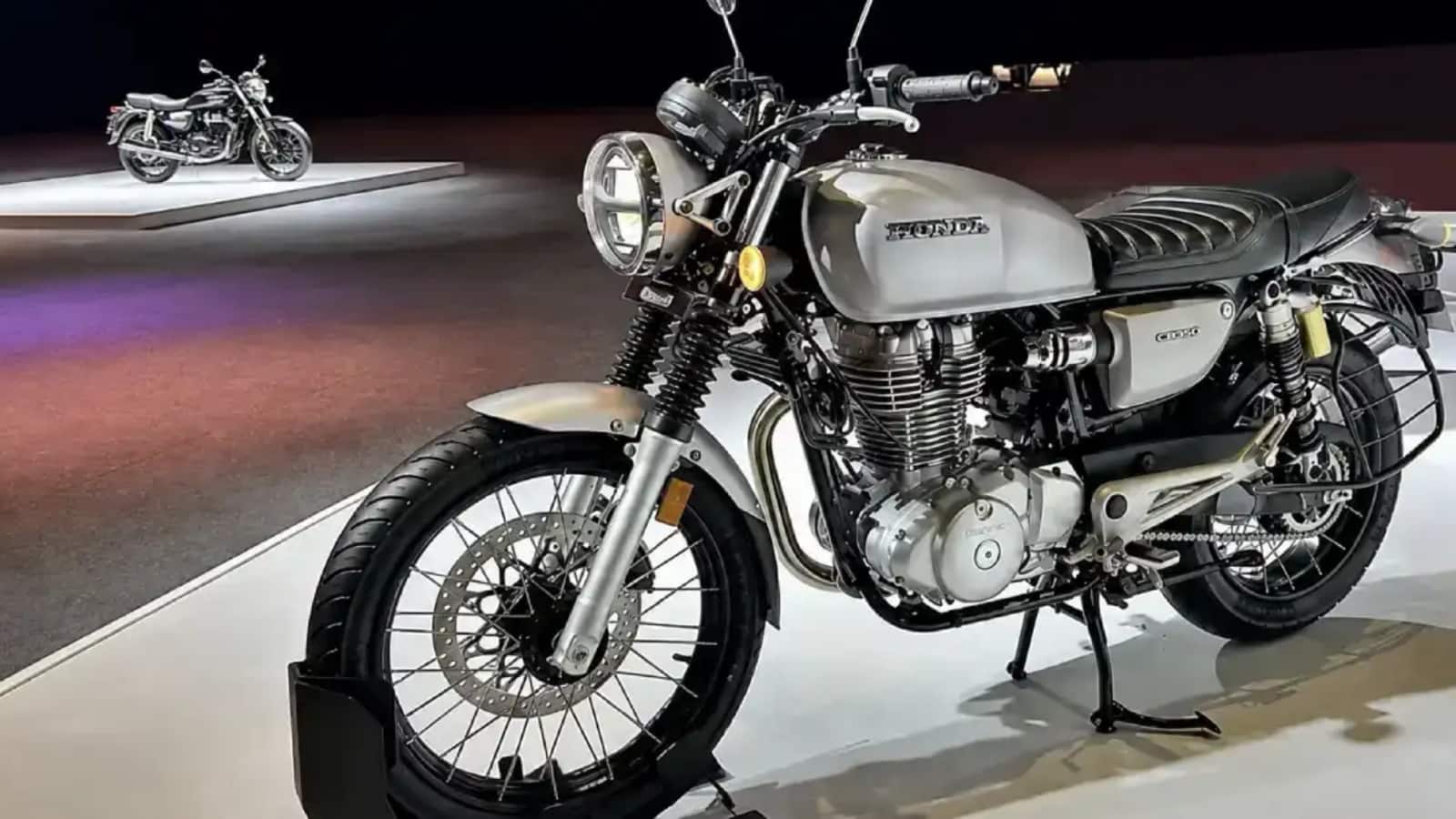 Honda ने लॉन्च की नई 501cc रोडस्टर बाइक, मिलेगा 19-इंच फ्रंट व्हील और डुअल-चैनल ABS, जानें कीमत और फीचर्स