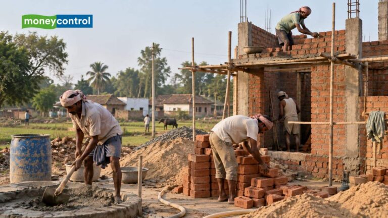 Housing Prices: घर बनवाना महंगा हुआ! 5 साल में 34% बढ़ी लागत; ईरान संकट ने और बढ़ाई मुश्किल