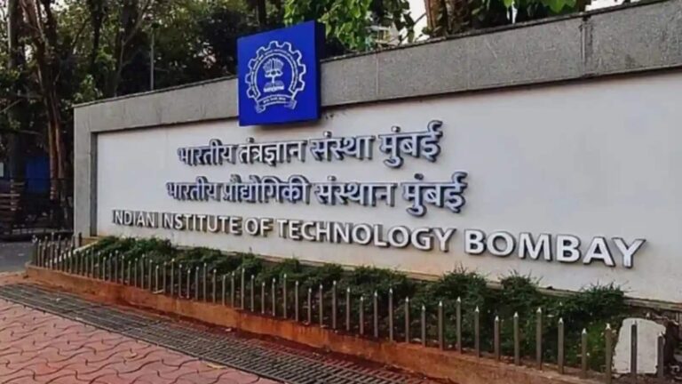 IIT बॉम्बे के छात्र ने कैंपस में दी जान, परीक्षा के दौरान टीचर ने ChatGPT का यूज करते पकड़ा था