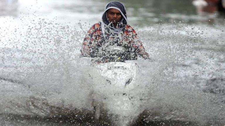 IMD Rain Alert: 1 सितंबर को मौसम का कहर! 17 राज्यों में होगी झमाझम बारिश, तेज आंधी के साथ बिजली-ओलों की भी चेतावनी
