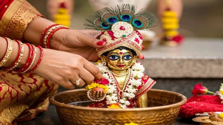Janmashtami Laddu Gopal Puja Vidhi: इस जन्माष्टमी पर कैसे करें लड्डू गोपाल की पूजा और श्रृंगार? जानें कल पूजा की संपूर्ण विधि