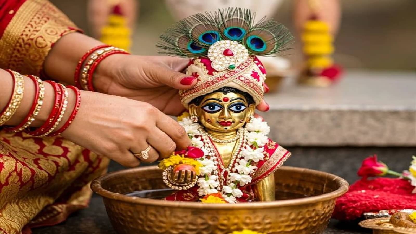 Janmashtami Laddu Gopal Puja Vidhi: इस जन्माष्टमी पर कैसे करें लड्डू गोपाल की पूजा और श्रृंगार? जानें कल पूजा की संपूर्ण विधि