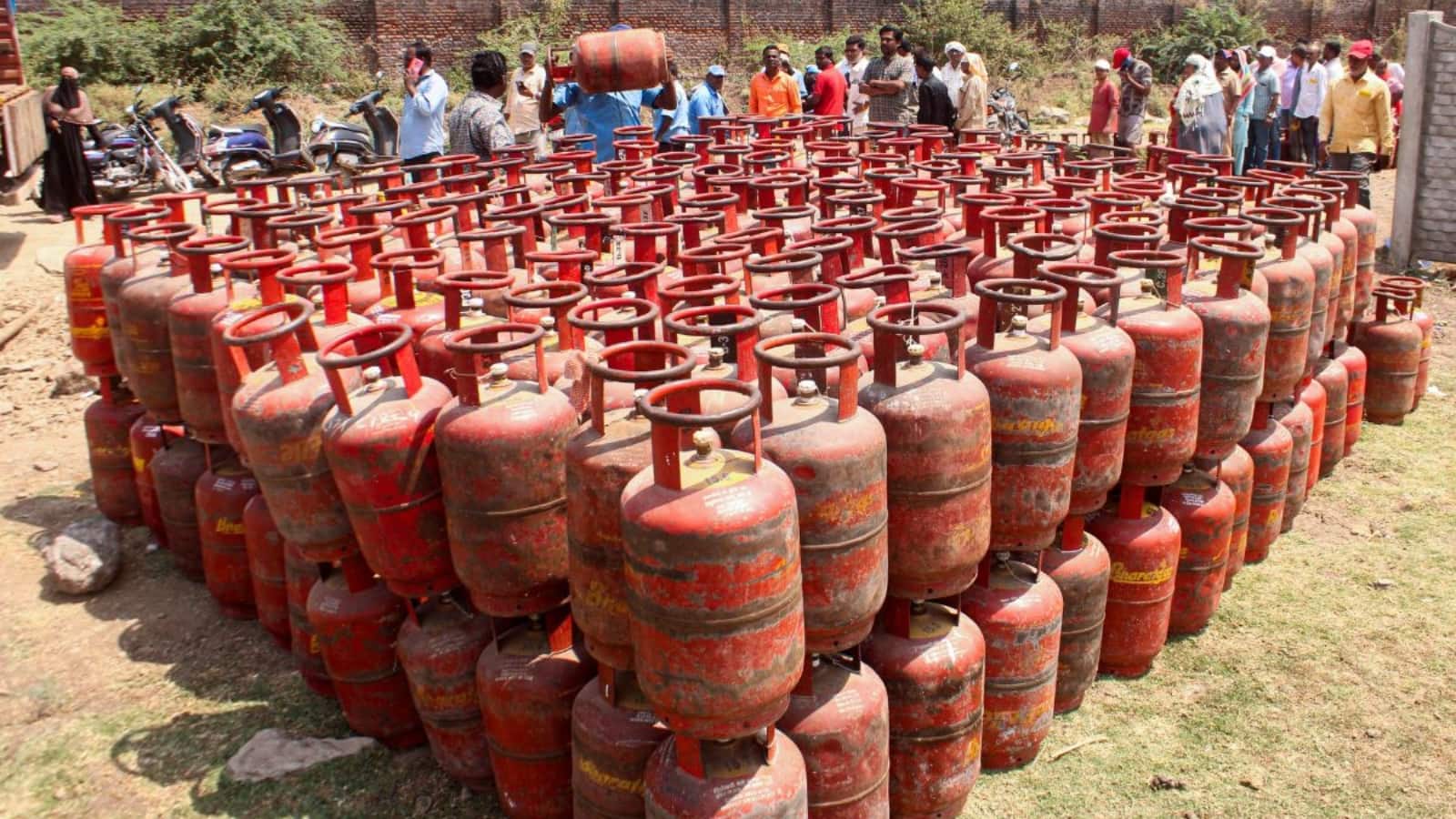 LPG Price 27 September 2026: सिलेंडर बुक करने से पहले जान लें आज का रेट, दिल्ली से चेन्नई तक कीमतें चेक करें