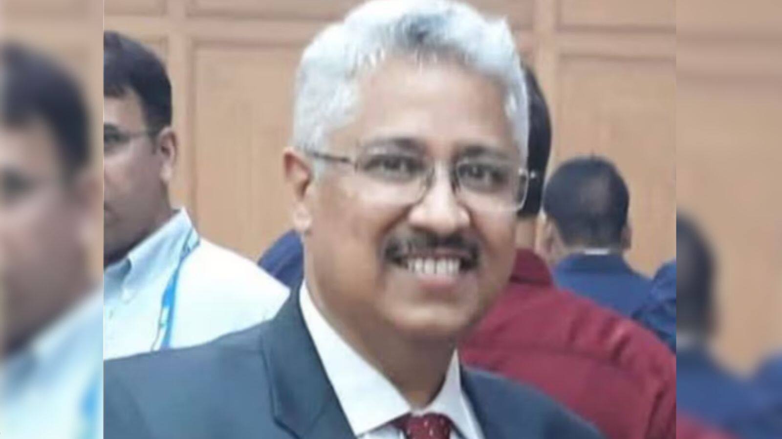 इस IAS अधिकारी को मिली CBSE की कमान, जानें केंद्र सरकार ने किसे बनाया चेयरपर्सन