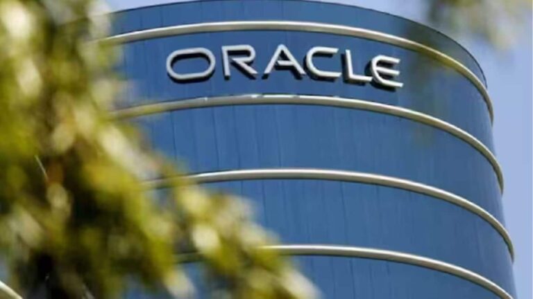 OFSS Share Price : कर्ज को लेकर पेरेंट कंपनी ओरेकल कॉर्प की दिक्कतें बढ़ीं, 7% टूटा शेयर