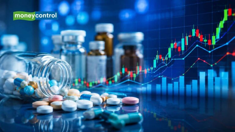 Pharma Mutual Funds: 1 साल में 30% तक रिटर्न, 10 फंड ने दिया 20% से ज्यादा फायदा; क्या अभी भी है निवेश का मौका?