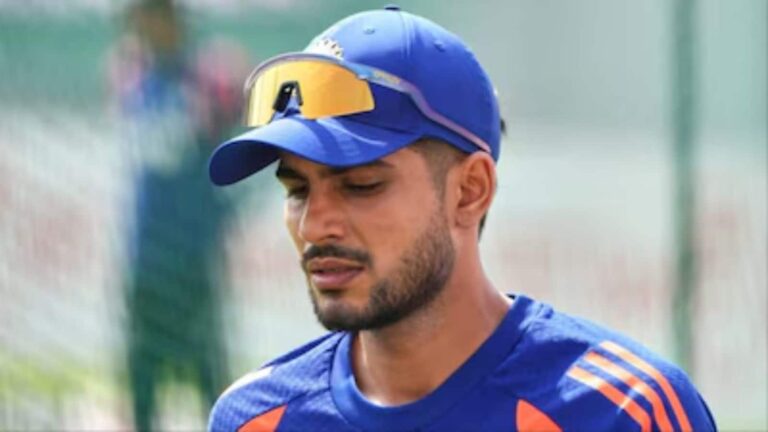 IND vs WI: शुभमन गिल हुए चोटिल, सिराज की खतरनाक गेंद पर घायल हुए भारतीय कप्तान