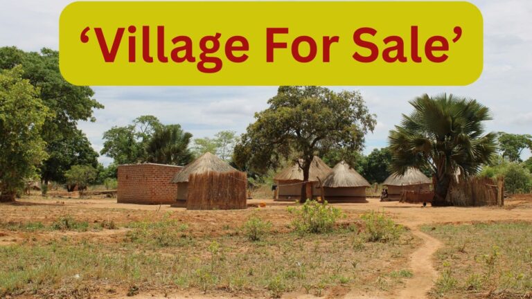 "हमारा गांव खरीद लो"! 25 साल से पानी को तरसे सोलापुर के किसानों ने लगाया 'Village For Sale' का पोस्टर